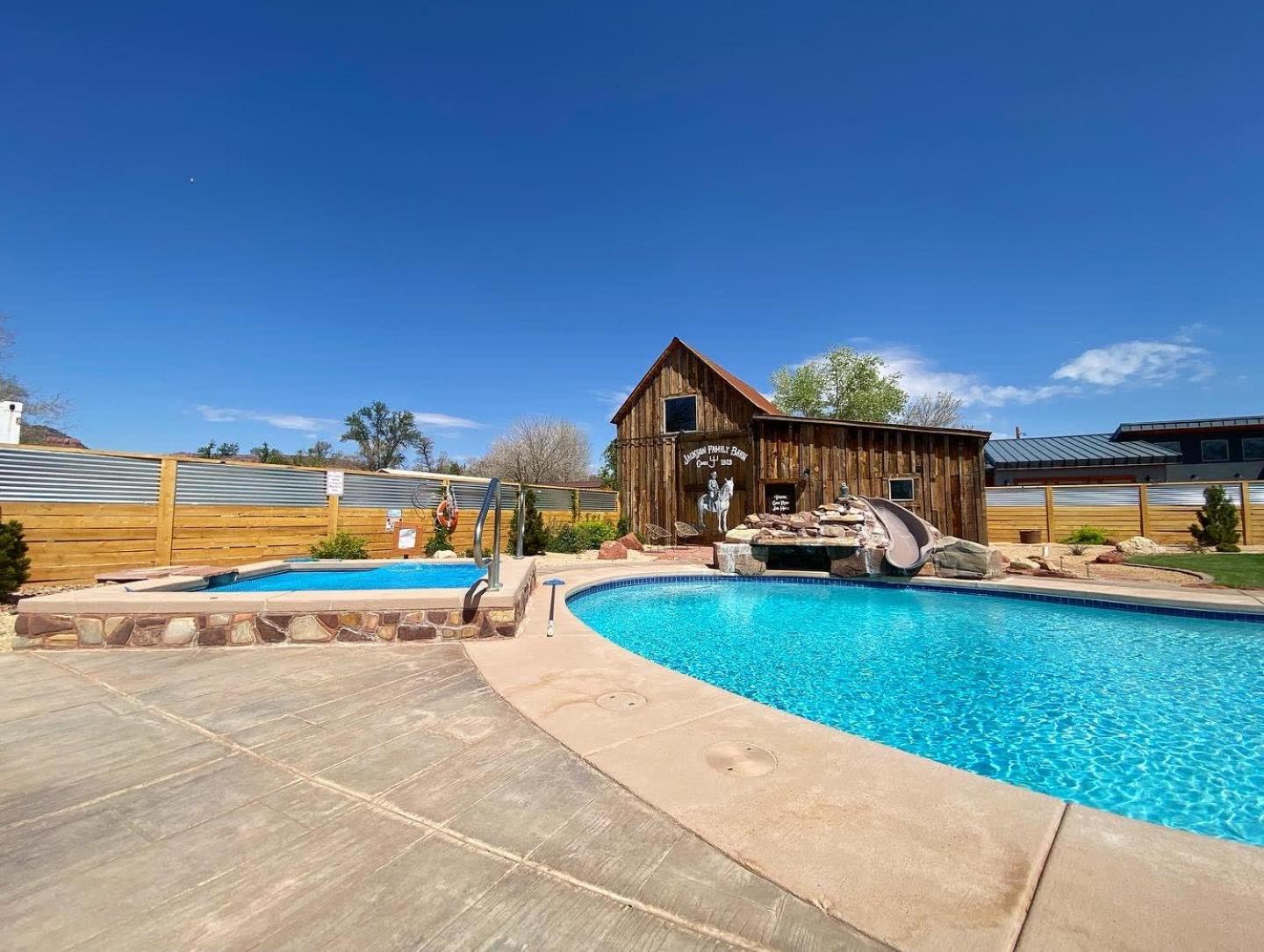 Timber & Tin F 2Bed 2Bath W Pool & Rooftop Deck Kanab Bagian luar foto